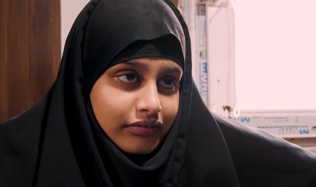 Shamima Begum: Court rules IS bride can return to UK to challenge removal of British citizenship