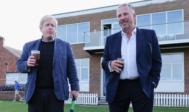 Ex-cricketer Sir Ian Botham 'to be made a lord as reward for Brexit loyalty'