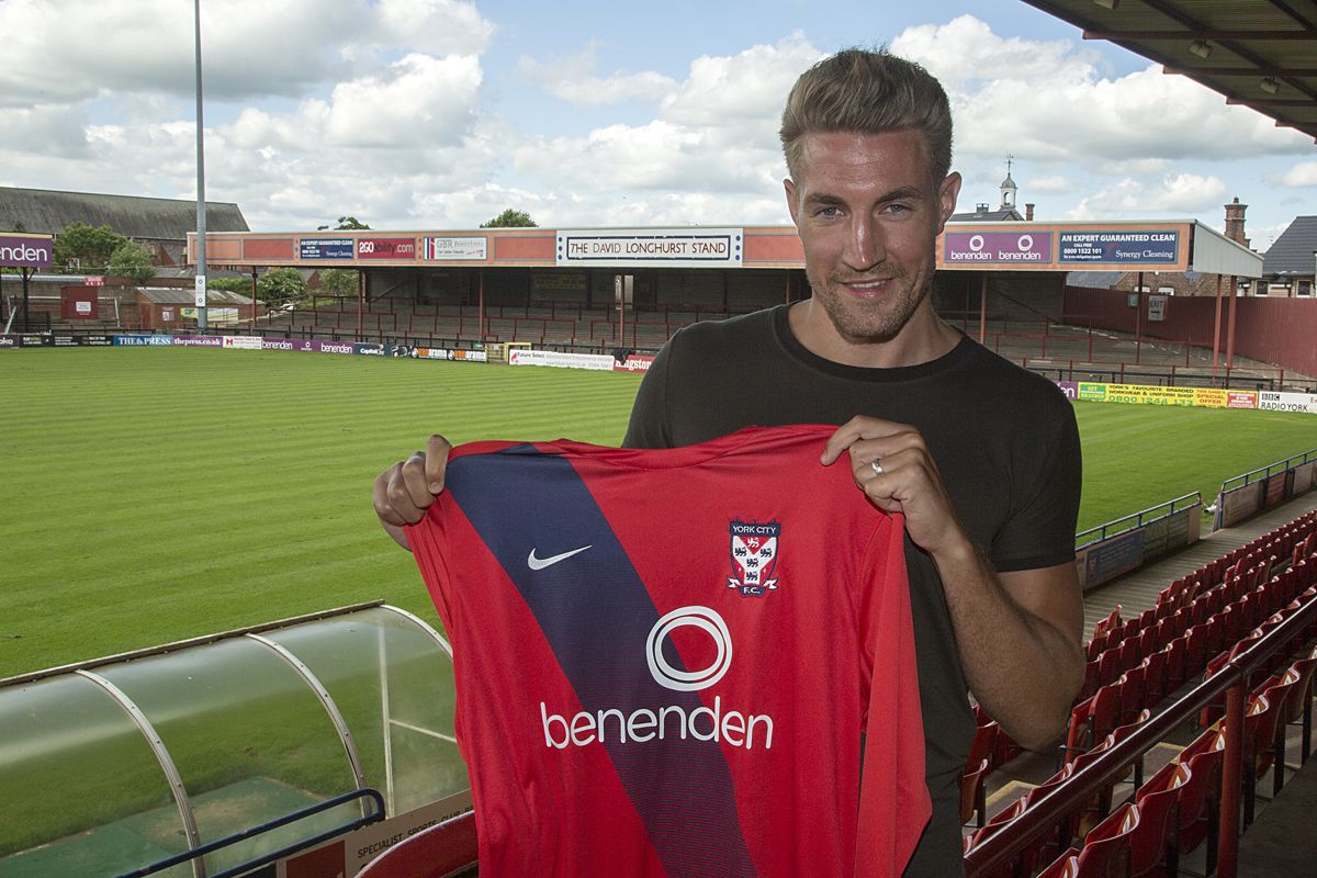 SPORT - Simon Heslop joins York City F.C.