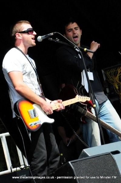 More singing at the Carnival